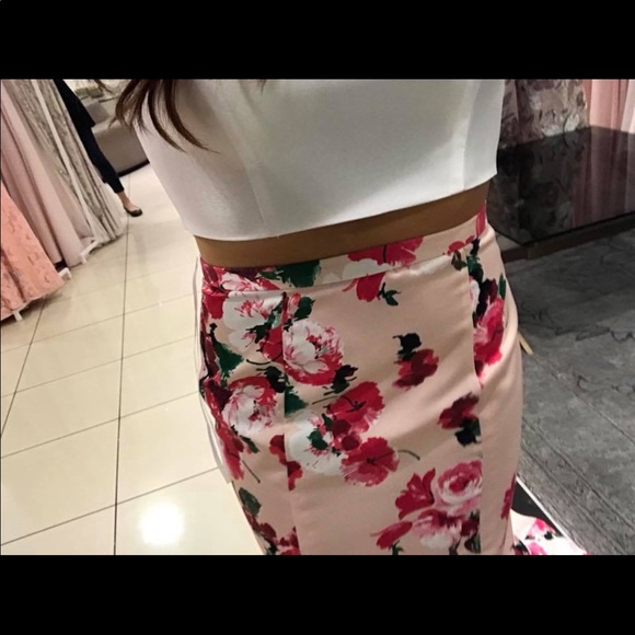 Selling my prom dresses ! - Picture 4 of 4